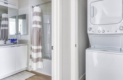 Downtown Berkeley Apartment | Sunny Berkeley 1BR w/ W/D & Coworking, walkable to BART, by Blueground