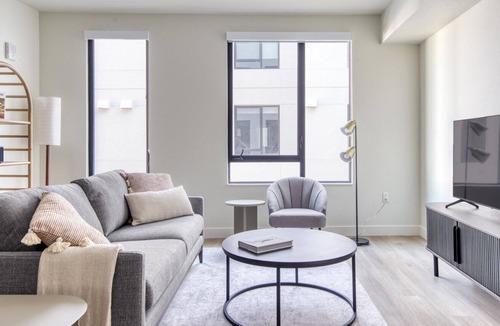 Downtown Berkeley Apartment | Sunny Berkeley 1BR w/ W/D & Coworking, walkable to BART, by Blueground
