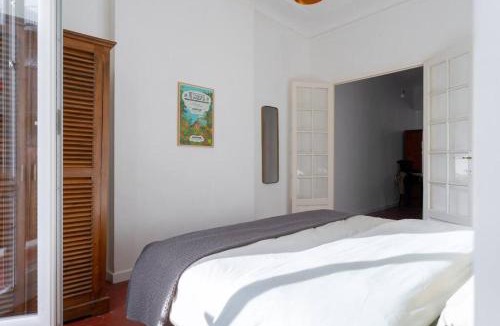 Le Chapitre Apartment | Superbe appart, central, petit balcon & vue Place