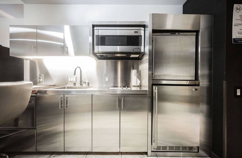 Las Vegas Apartment | SVS: Strip View Studio | Pool & Gym Access | Palms Place