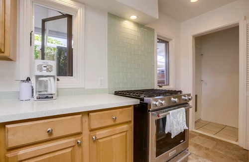 Olde Solana Beach Cottage | Table Tops Beach Cottage in Solana Beach