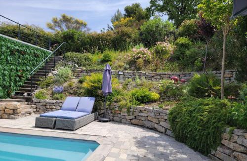 Manosque Bed & Breakfast | TAKAMAKA