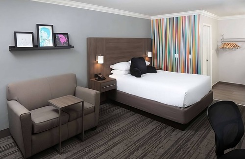 Temecula Hotel | Temecula Valley Wine Country Tour! Pool & Hot Tub!