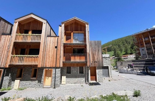 Les Claux Apartment | Terrace, balcony, fireplace or stove, tv, 115m², Vars