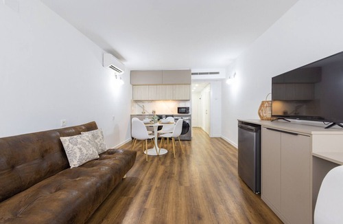 Sant Francesc Apartment | The Apolo Studio in Downtown by Florit Flats