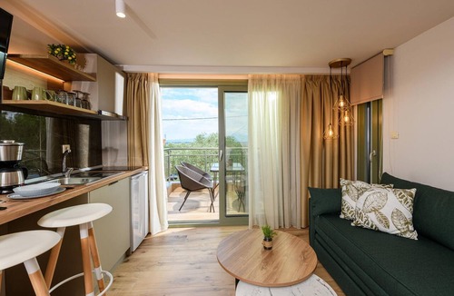 Megalos Prinos Hotel | The Olive Land