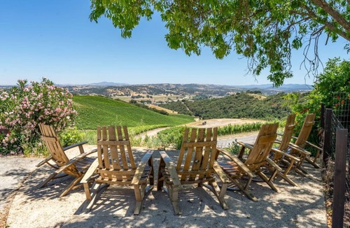 Paso Robles House | The Source Home @ Copia | vineyard, bbq, jacuzzi