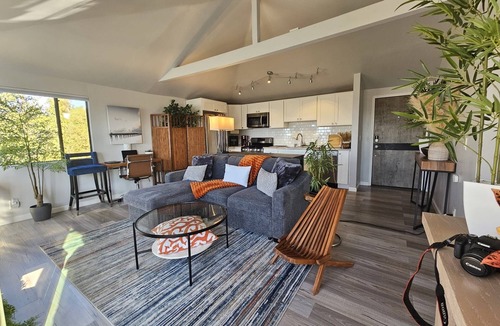 Adams Hill House | The Ultimate Pairing: Unmatched Comfort & Breathtaking City Views!