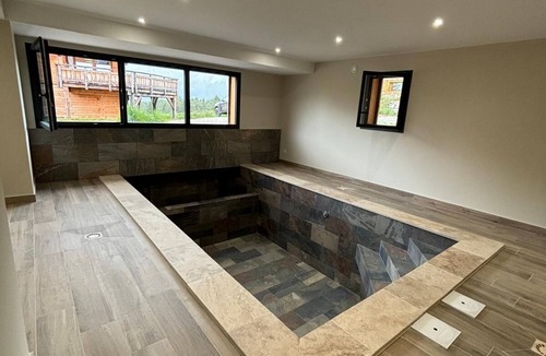 Saint-Etienne-en-Devoluy Ski Chalet | Toubkal luxury chalet with swimming pool in La Joue du Loup