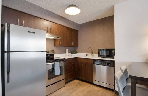 Reno/Tahoe Airport Hotel | Traverse Fleischmann Planetarium and Science Center! Two Captivating Units!