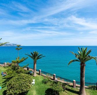 Nerja Apartment | TUHILLO 3B MENYBER
