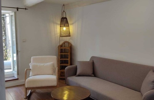 Malemort-du-Comtat House | Typical Provencal village house