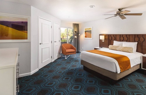Uptown Design District Resort | Unique dining spots, nightlife and entertainment!