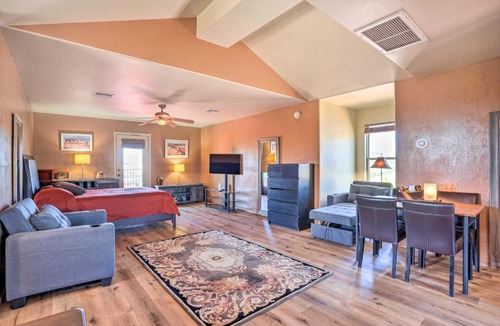 Desert View Apartment | Unwind Poolside! Dreamy Desert Oasis in Phoenix