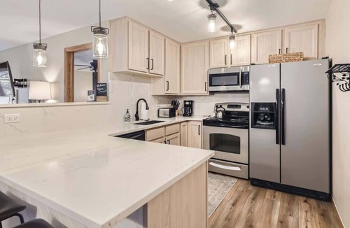 Wildernest Condo | Updated Mountain Condo Near Ski/Golf
