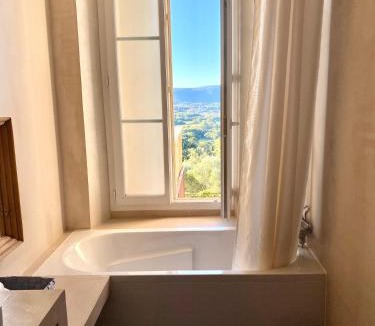 Grimaud Apartment | Utopia appartement Grimaud village