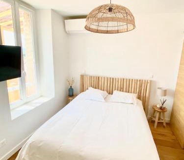 Grimaud Apartment | Utopia appartement Grimaud village