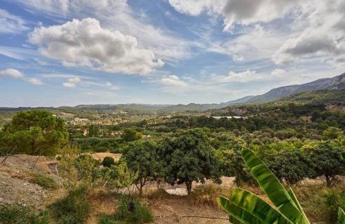 Salakos Apartment | Valley View Studio Apartment Salakos