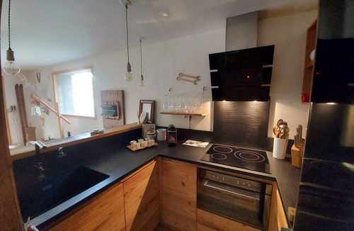 Les Claux Apartment | Vars. Full-service center. Private parking. Linens provided, beds made.