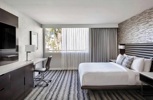 Pierpont Bay Hotel | Ventura Beach Marriott