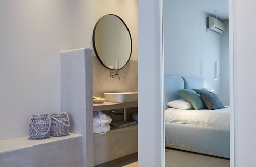 Tholaria Hotel | Vigla Hotel