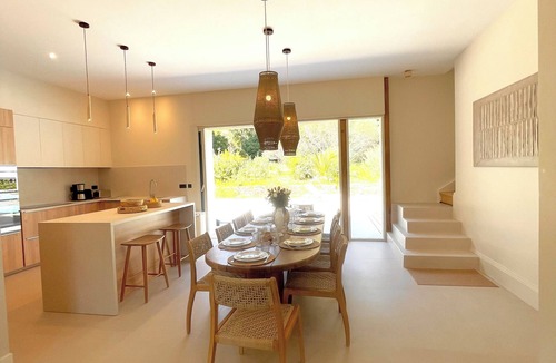 Plage de la Garonnette Villa | Villa 1907 facing the sea 1 min from the beach, shops and 3 min from the golf course