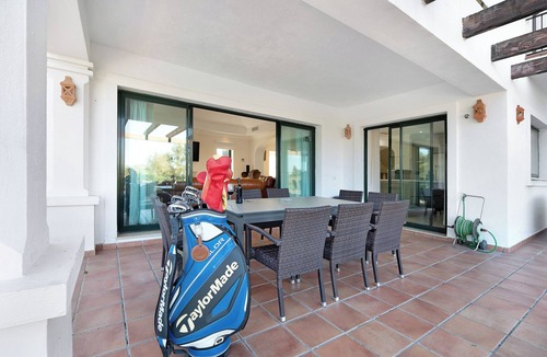 Arcos de la Frontera Villa | Villa "Arcos golf Jacaranda" con vistas a la montaña, piscina y Wi-Fi, 5 dormitorios
