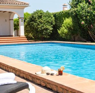 Antequera Villa | Villa B & G Pool Relax Gardens