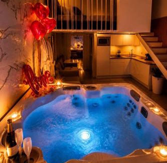 Saint-Laurent-du-Var Apartment | Villa Bono Romantic Suite & Private Jacuzzi