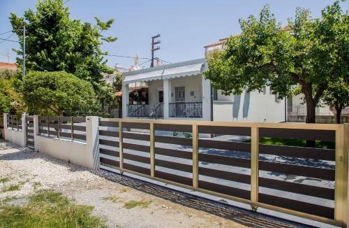 Paralia Ofryniou House | Villa Cactus