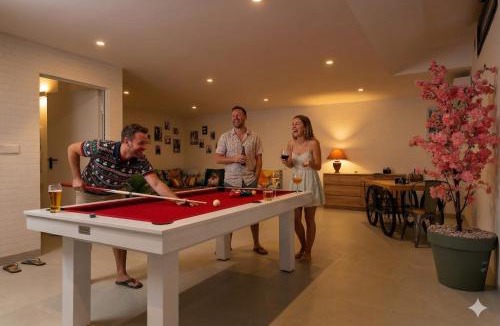 Torre-Pacheco House | Villa de lujo con jacuzzi, cine, billar y futbolín
