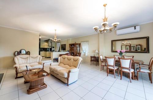 Perea Villa | Villa Doxia