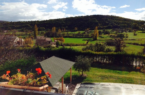 Banon Villa | Villa EMMANUELLE Large villa, swimming pool, large fenced garden, fibre internet