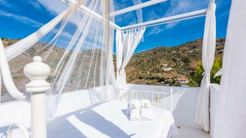 Sayalonga Villa | Villa Felicidad Sayalonga by Ruralidays
