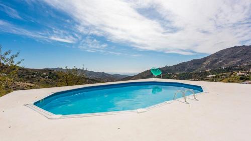 Sayalonga Villa | Villa Felicidad Sayalonga by Ruralidays