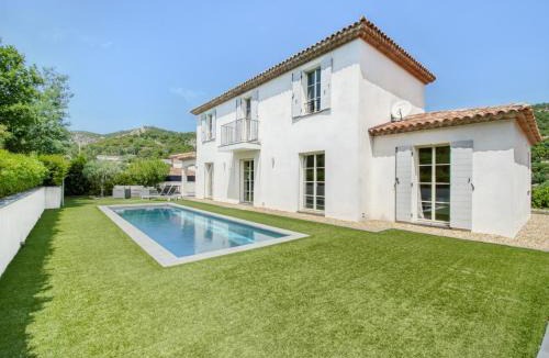 Plan-de-la-Tour Villa | Villa in Le Plan-de-la-Tour with Pool