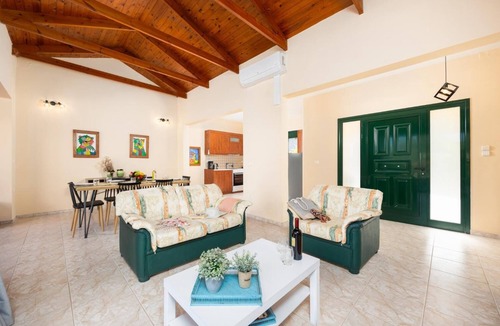 Kefalas Villa | Villa Iris - Three Bedroom Villa, Sleeps 6