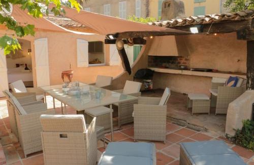 Antibes Old Town Villa | Villa jardin secret centre-ville d'Antibes