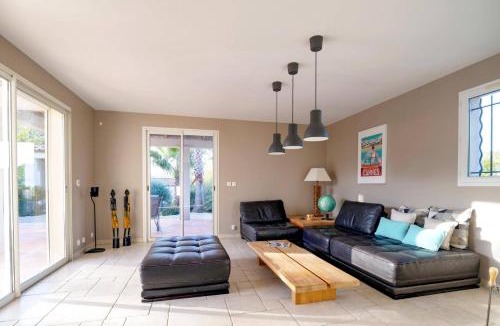 Neoules Villa | Villa Mathea by Villa Plus