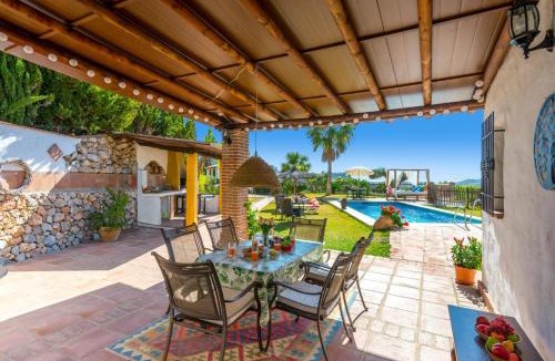 Frigiliana Villa | Villa Paraiso by Villa Plus
