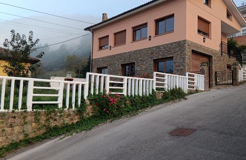 Infiesto House | villa Paula