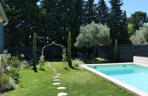Carpentras Villa | Villa with pool at the foot of the Ventoux - garden & absolute calm