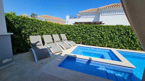 Roldan Villa | Villa with private pool and jacuzzi - EN10LT