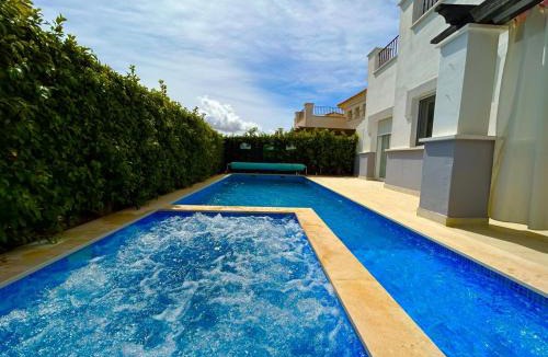 Roldan Villa | Villa with private pool and jacuzzi - EN10LT