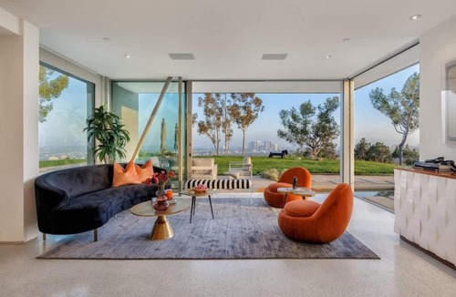 Beverly Hills Villa | Vue Modern