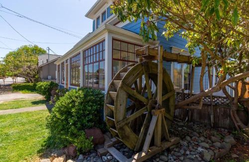 Eureka House | Water Wheel Victorian