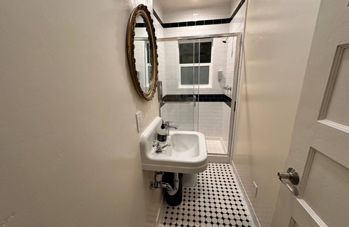 Downtown Hotel | West River House