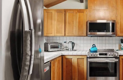 Eastside Santa Cruz Condo | Whaler's Walk
