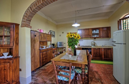 Le Piazze Villa | Wonderful private villa with WIFI, private pool, TV, pets allowed, panoramic view, close to Arezzo