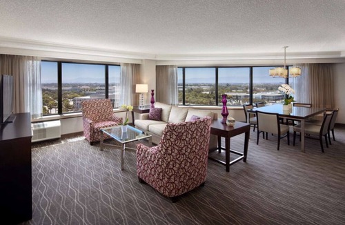 Milpitas Hotel | Your Milpitas Retreat with Modern Amenities! Gym, Pets Allowed, Airport Shuttle!